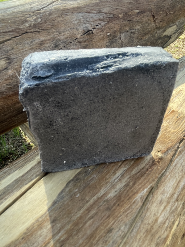 c soap 8 STEWARD'S HANDS CHARCOAL HONEY TALLOW CEDAR SOAP